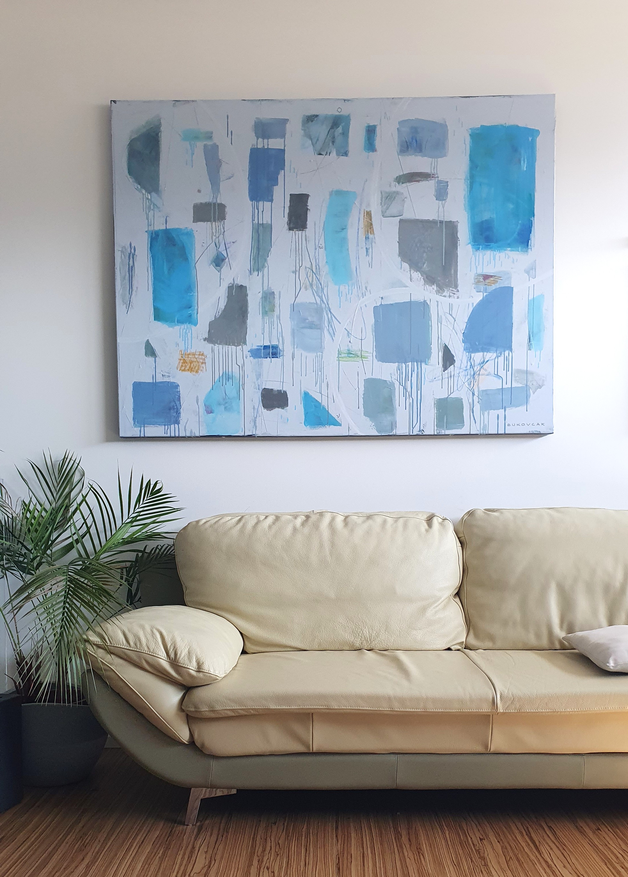 Floating Structures — in room